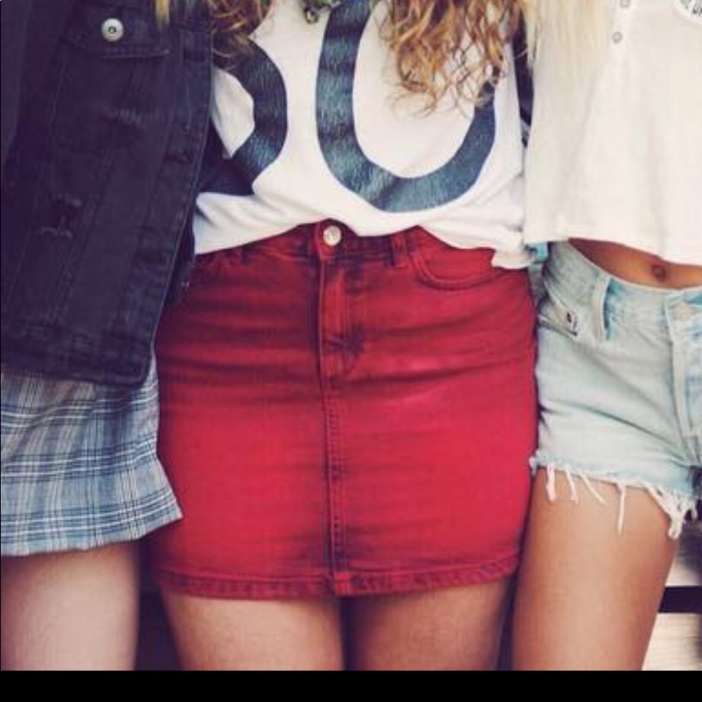 H&M red jean skirt 4